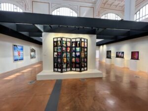 Mostra fotografica di David LaChapelle,Fulmini, Salone degli Incanti Trieste, foto dell’inaugurazione di Laura Poretti Rizman